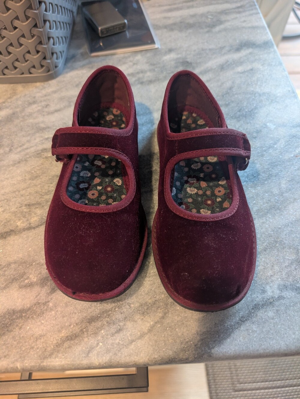 Zara Little Girls' Burgundy Velvet Mary Jane Shoes